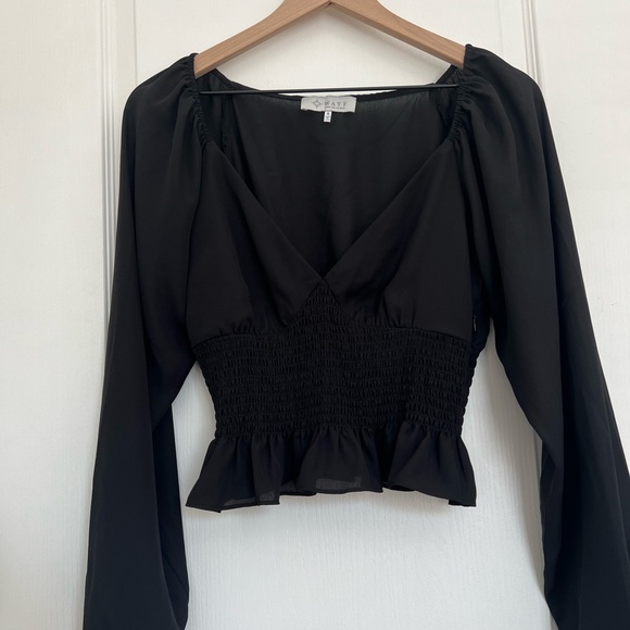 WAYF Smocked Waist Top | black | S - Picture 3 of 13